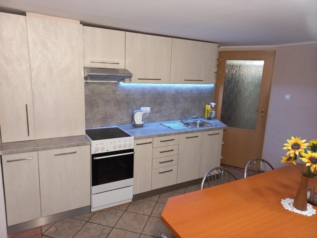 Apartman Elegant Bešeňová Exterior foto