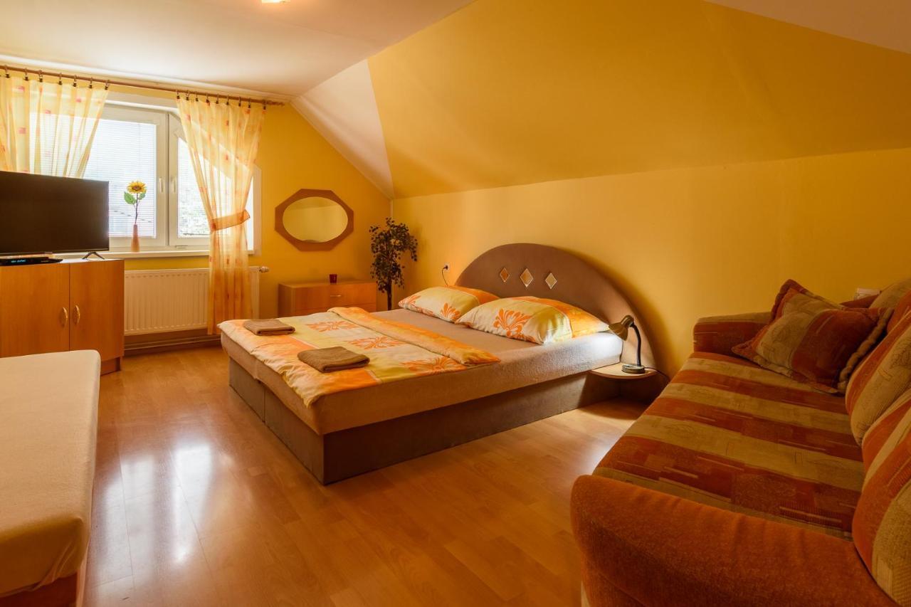 Apartman Elegant Bešeňová Exterior foto