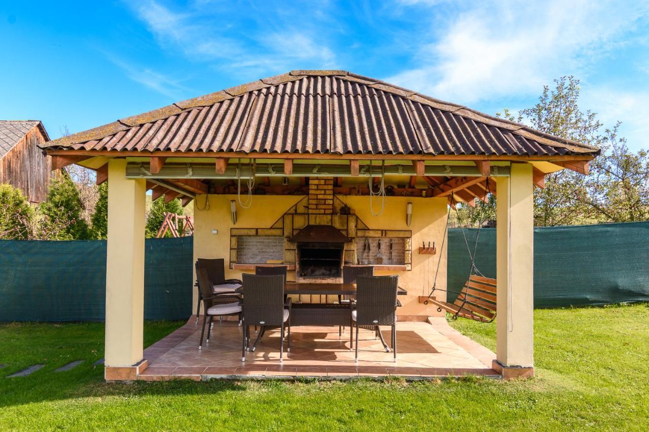 Apartman Elegant Bešeňová Exterior foto