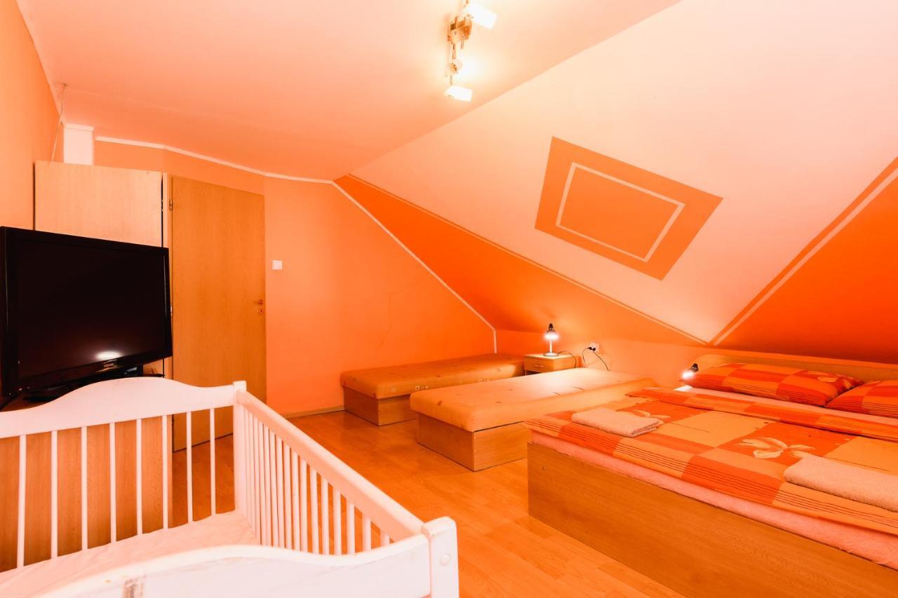 Apartman Elegant Bešeňová Exterior foto